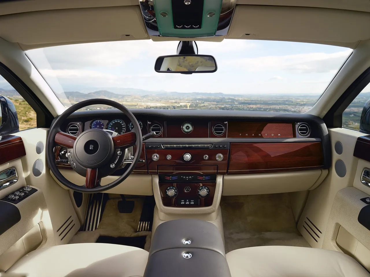 Rolls-Royce Phantom Extended Wheelbase (2013) – interiér