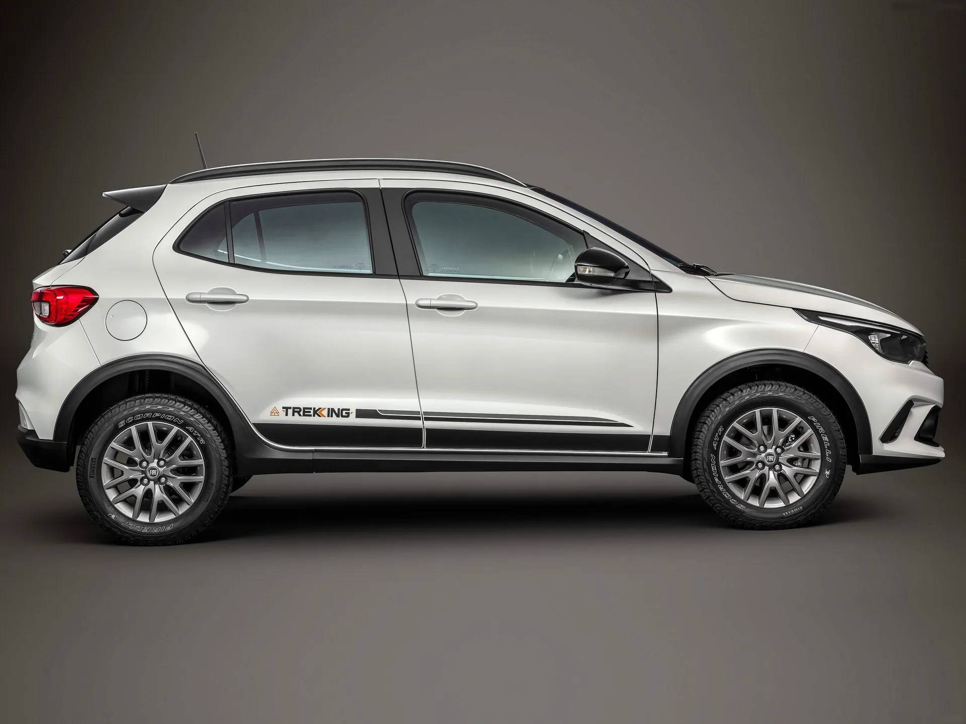 Fiat Argo Trekking (2019) – boční profil