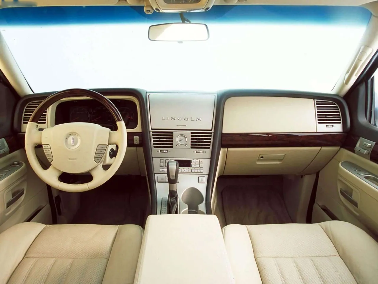 Lincoln Aviator (2003) – interiér