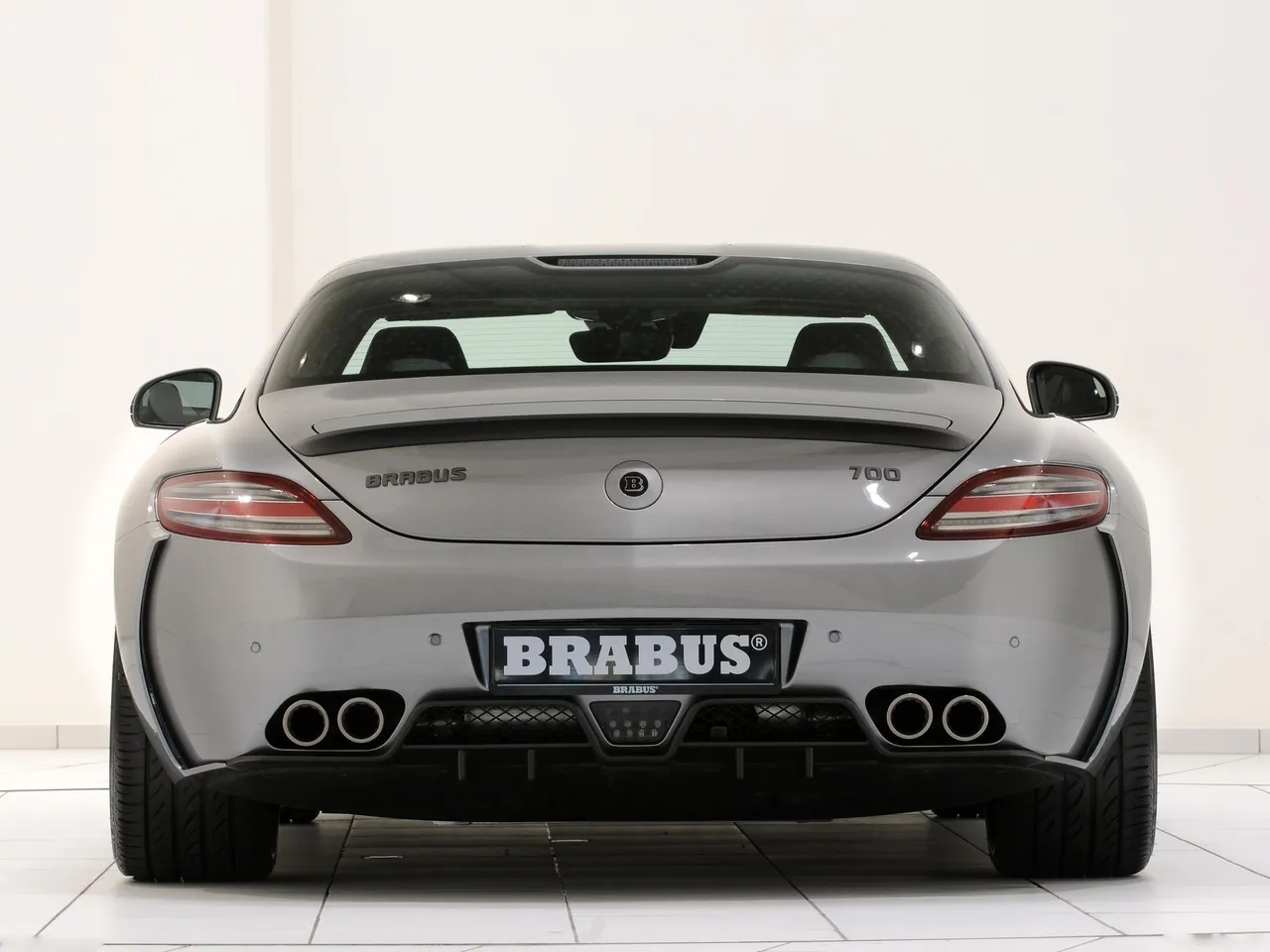 Brabus 700 Biturbo (2011) – zezadu