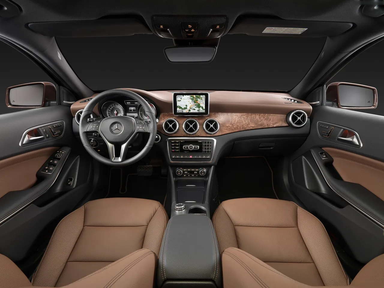 Mercedes-Benz GLA-Class (2015) - Interior