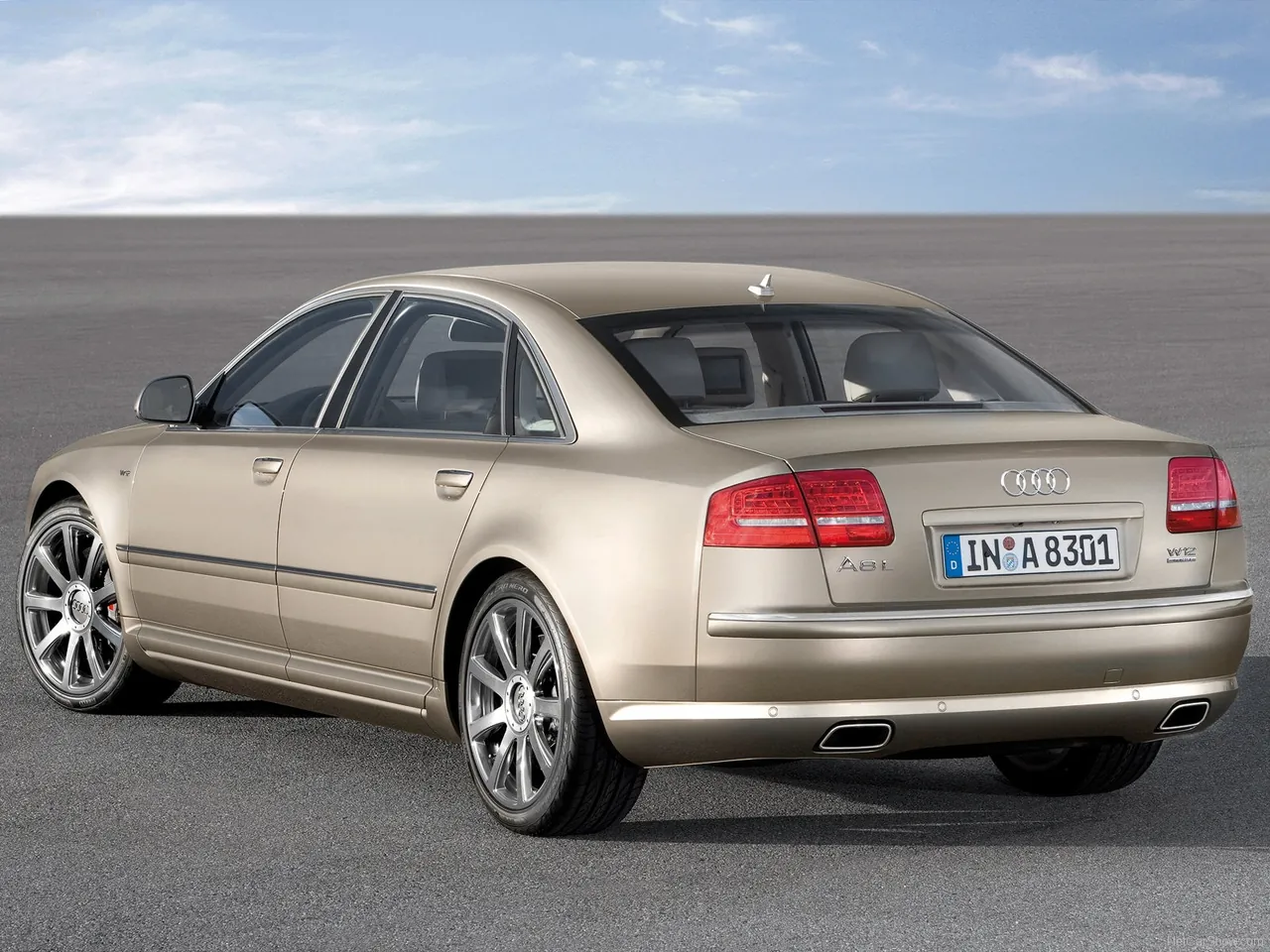 Audi A8L W12 quattro (2008) – zadní tříčtvrteční pohled