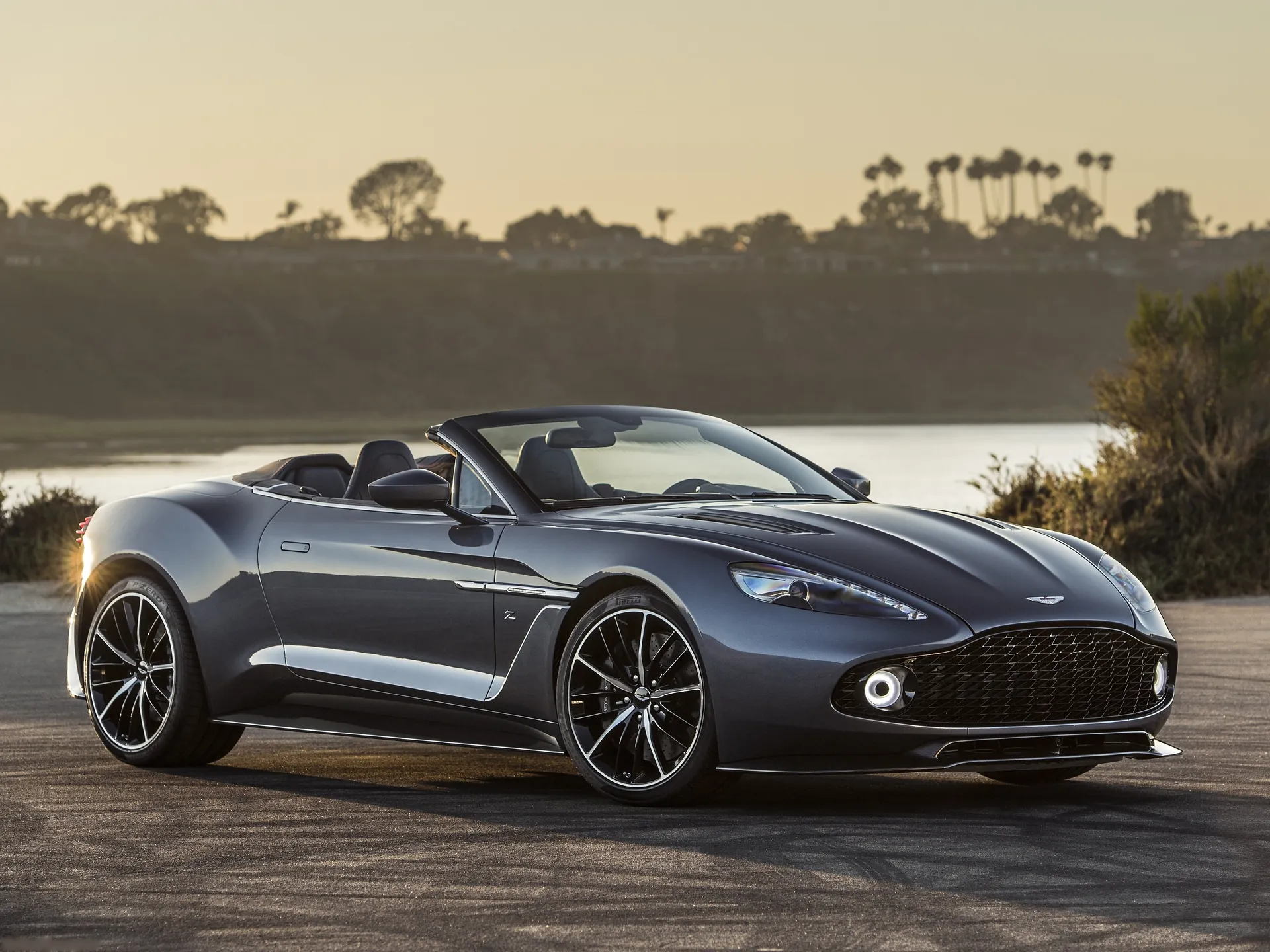 Aston Martin Vanquish Zagato Volante (2017)