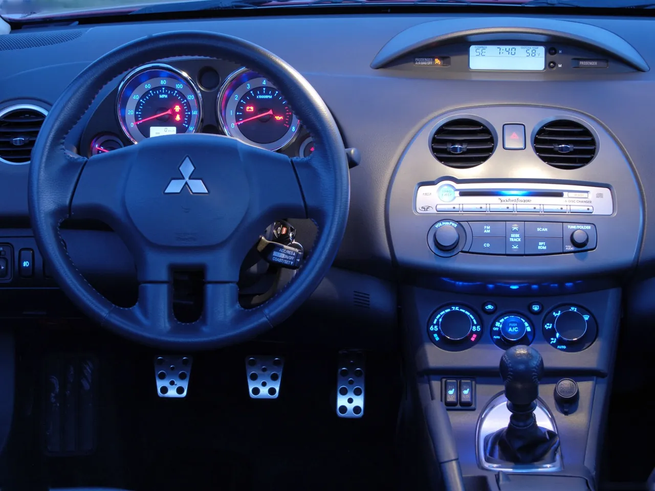 Mitsubishi Eclipse GT (2007) - Interior