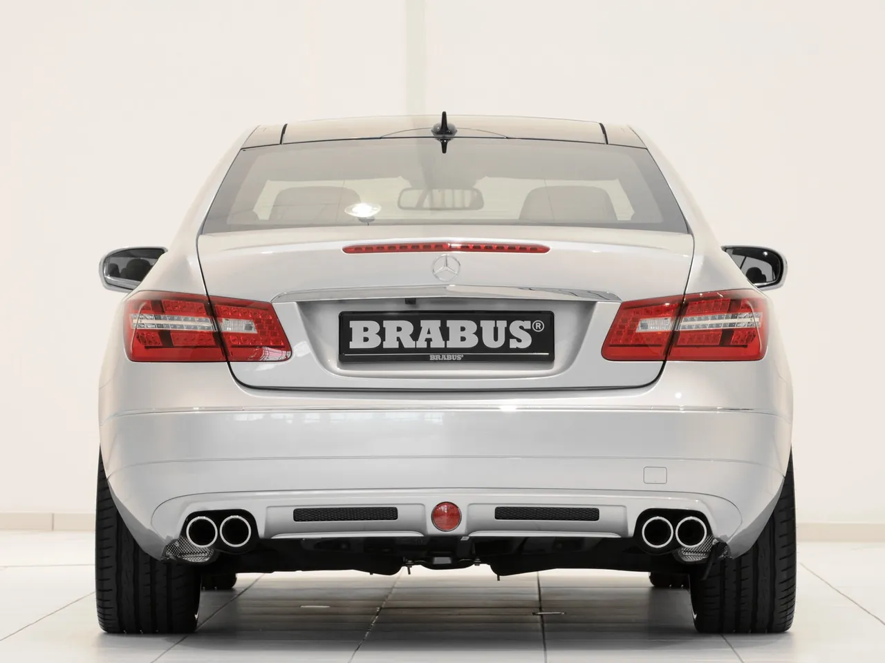 Brabus Mercedes-Benz E-Class Coupe (2010) – zezadu