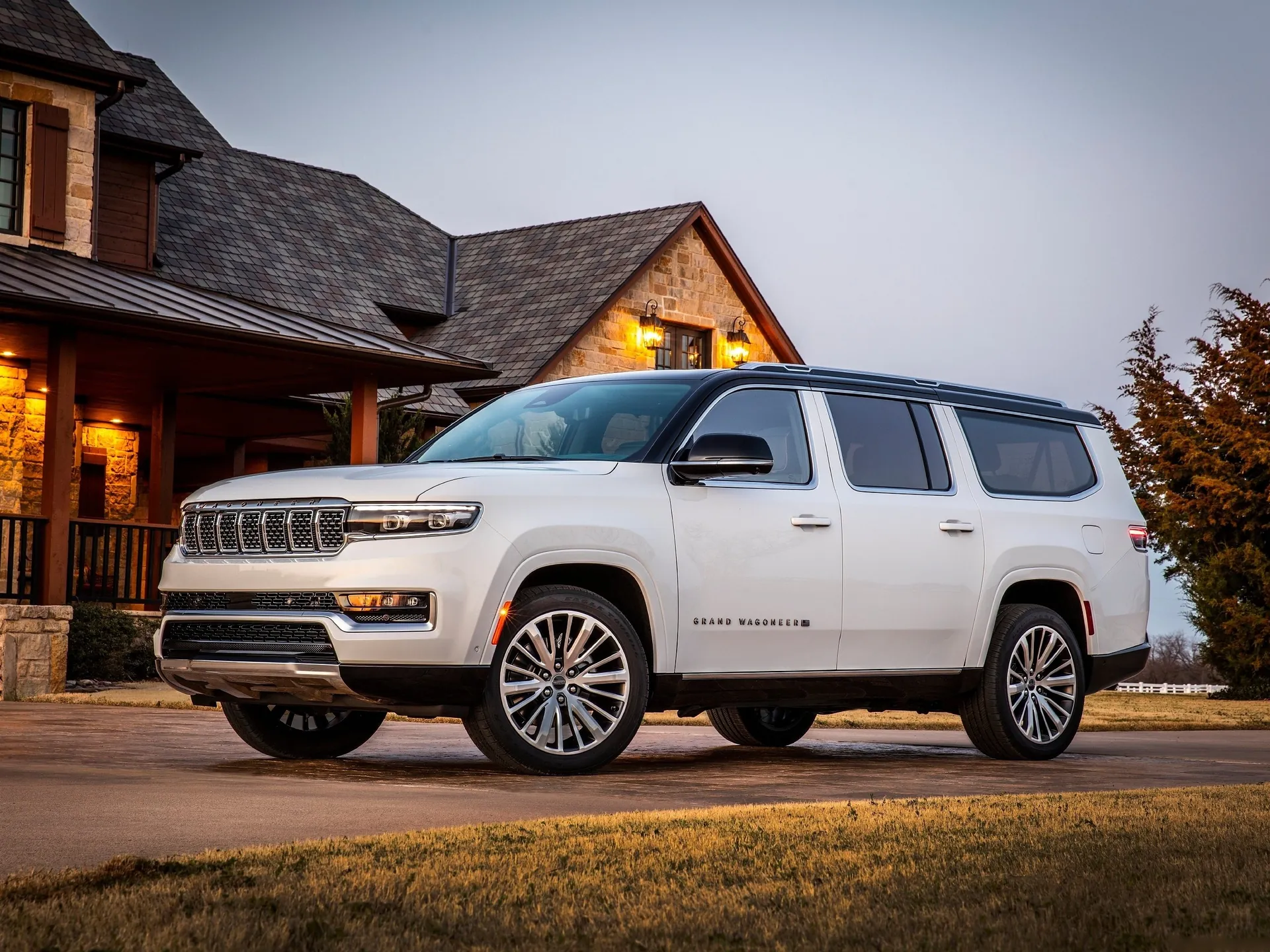 Jeep Grand Wagoneer L (2023)