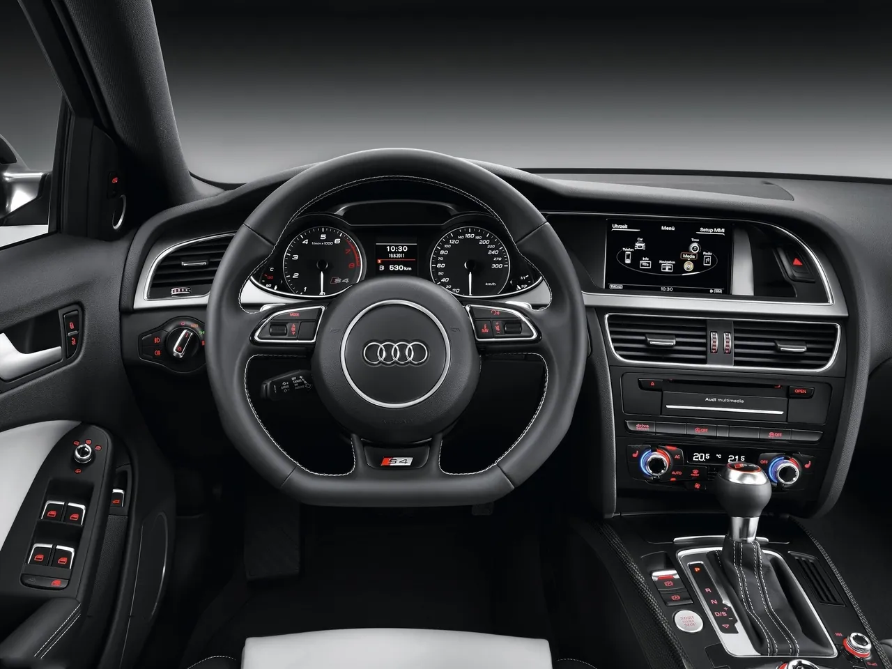 Audi S4 (2013) – interiér
