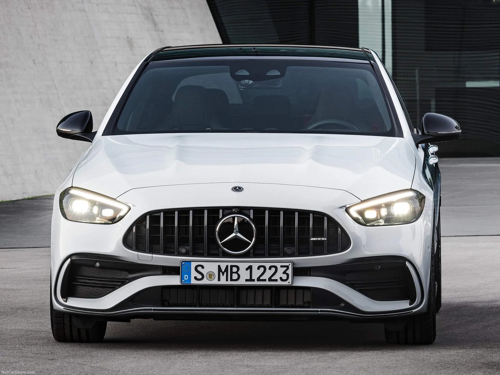 Mercedes-Benz C43 AMG (2023) - Front