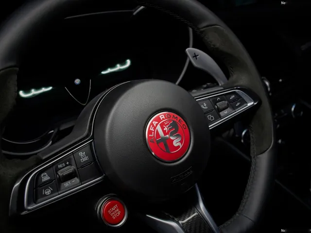 Alfa Romeo Giulia Quadrifoglio Luna Rossa (2026)
