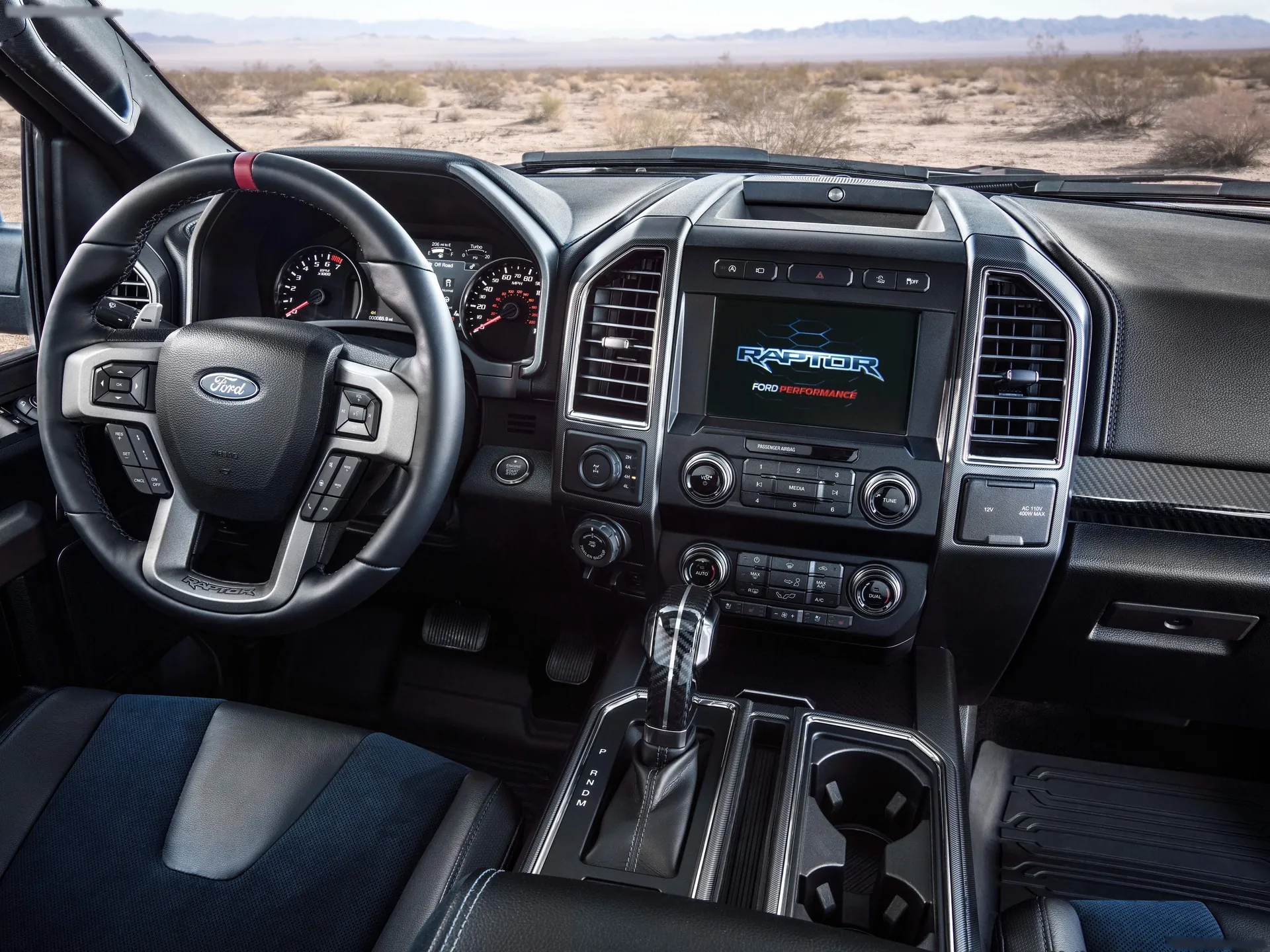 Ford F-150 Raptor (2019) – interiér