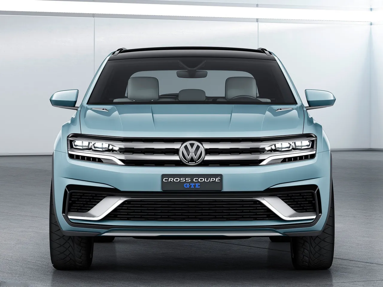 Volkswagen Cross Coupe GTE Concept (2015) – zepředu