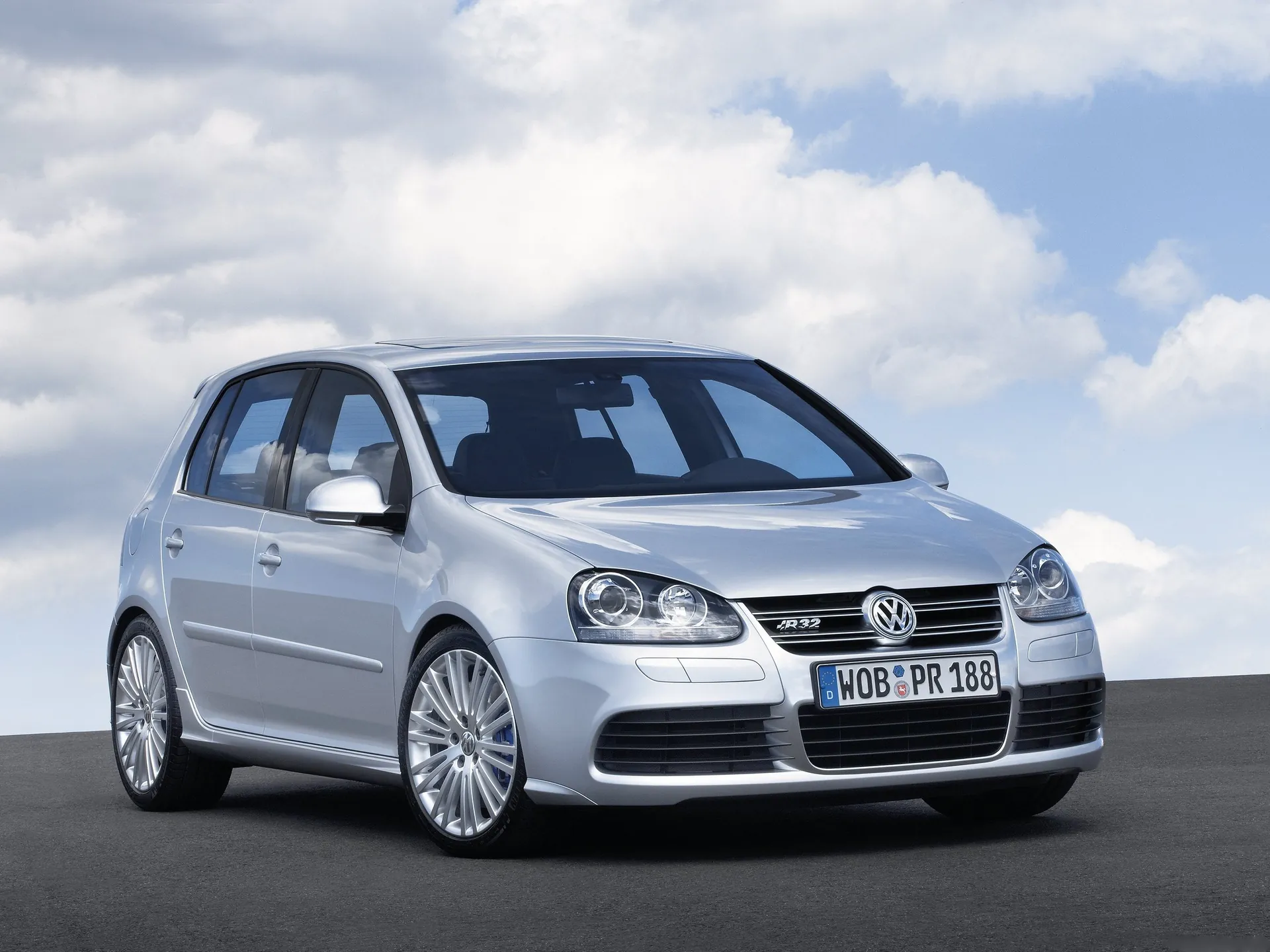 Volkswagen Golf R32 (2005)