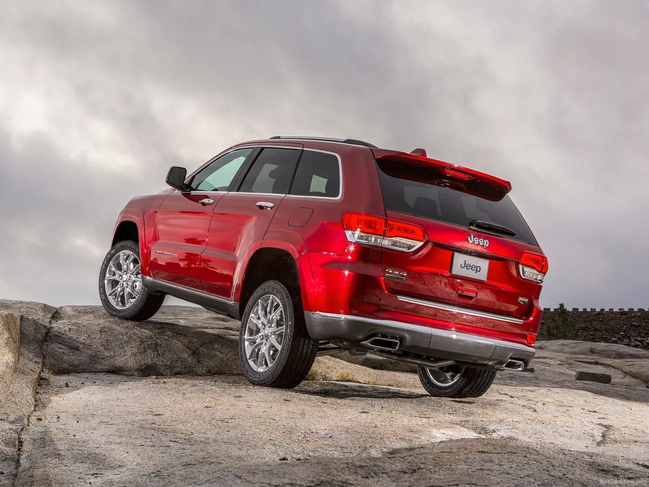 Jeep Grand Cherokee (2014) – zadní tříčtvrteční pohled