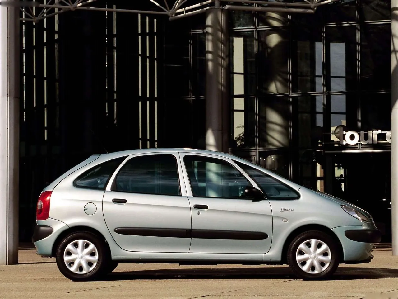 Citroen Xsara Picasso (1999) - Side Profile