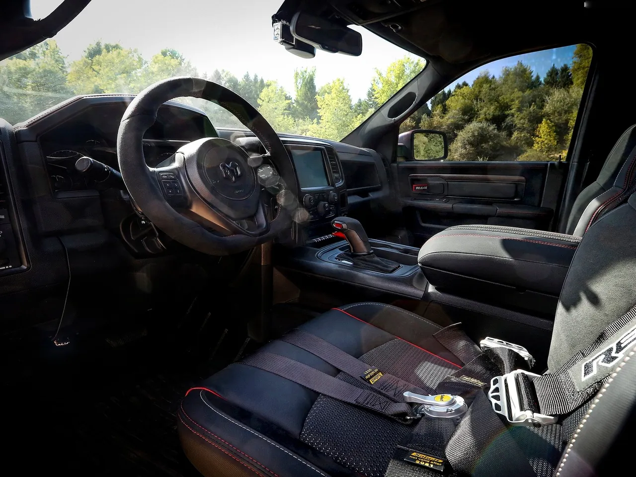 Ram Rebel TRX Concept (2016) – interiér