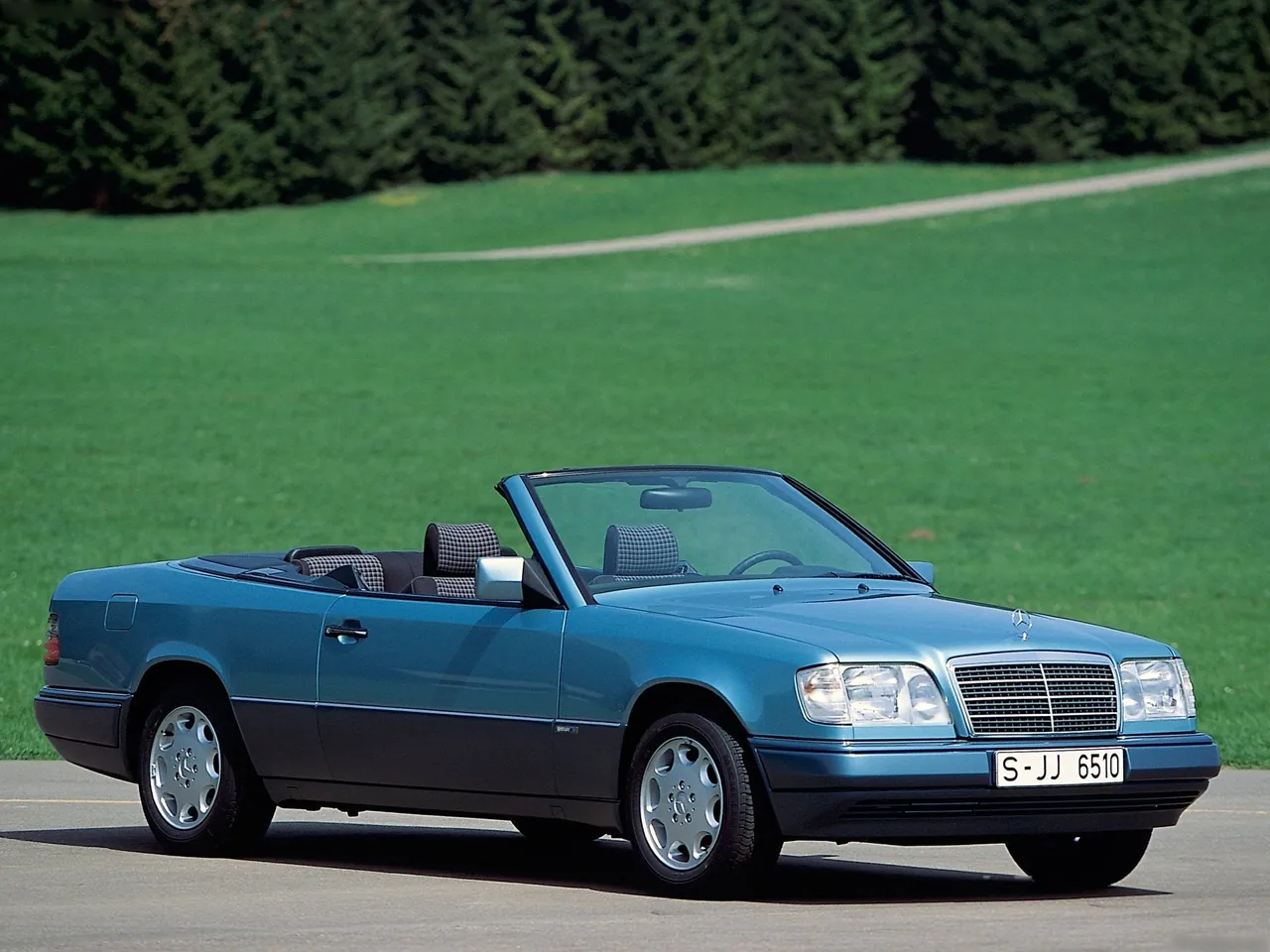 Mercedes-Benz E-Class Cabriolet (1991)