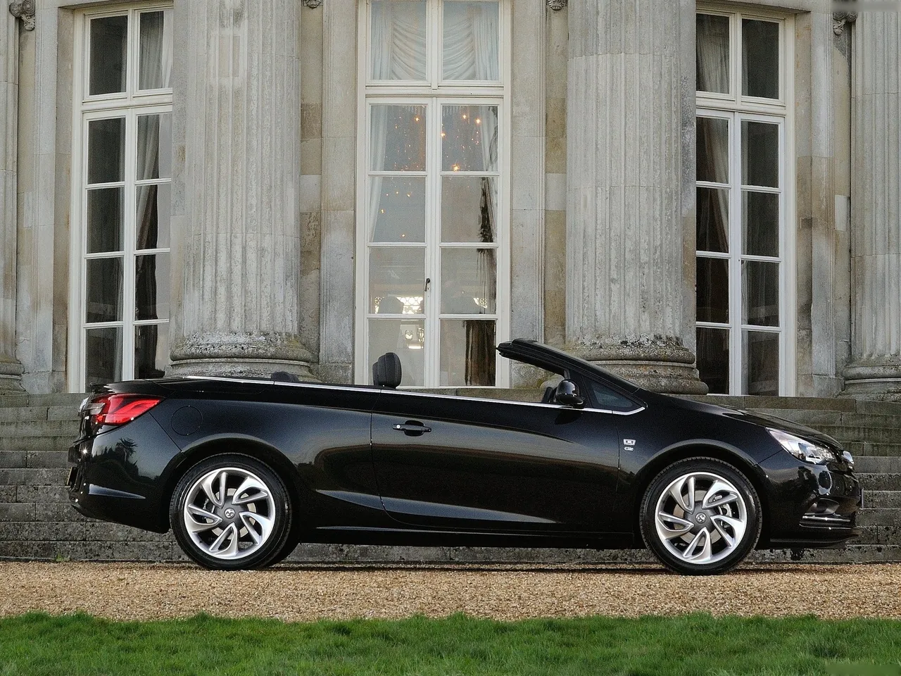 Vauxhall Cascada (2013) – boční profil