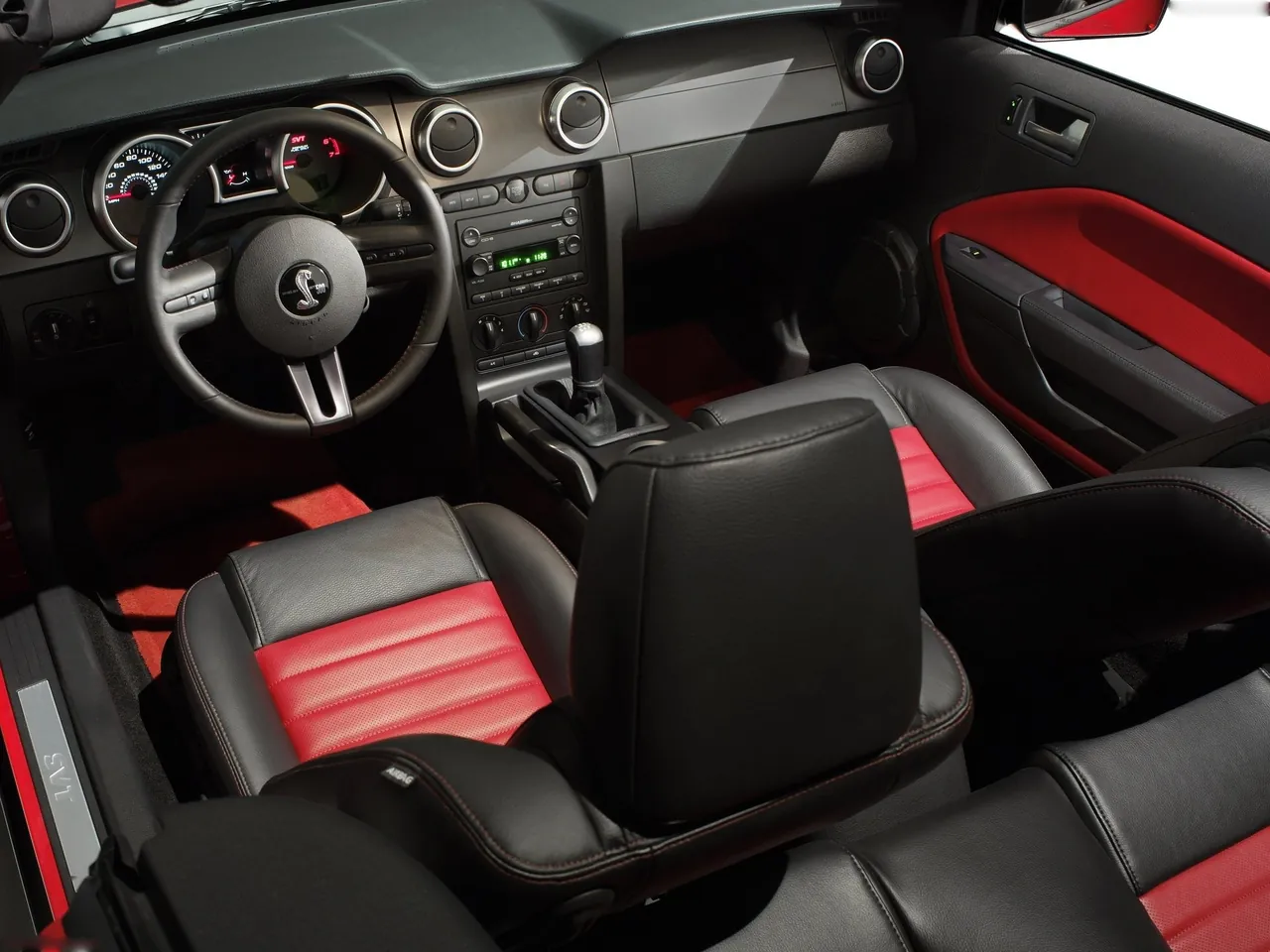 Ford Mustang Shelby GT500 (2007) – interiér