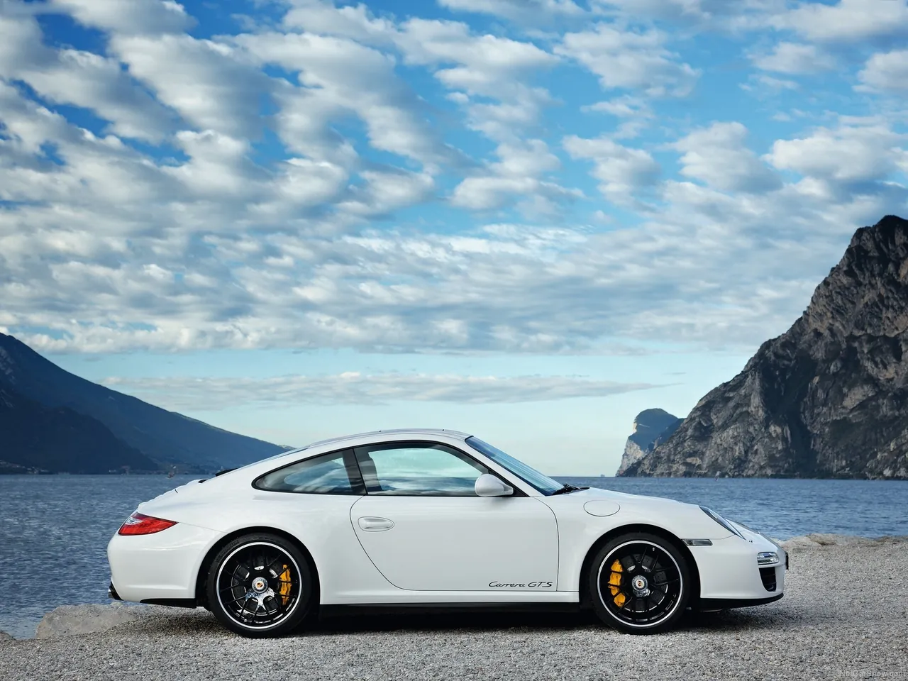 Porsche 911 Carrera GTS (2011) - Side Profile