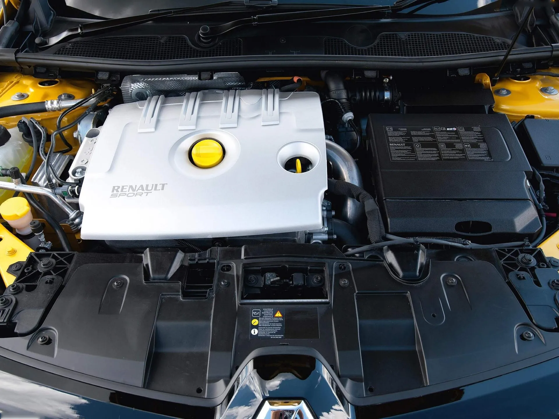 Renault Megane RS 275 Trophy (2015) - Engine Bay