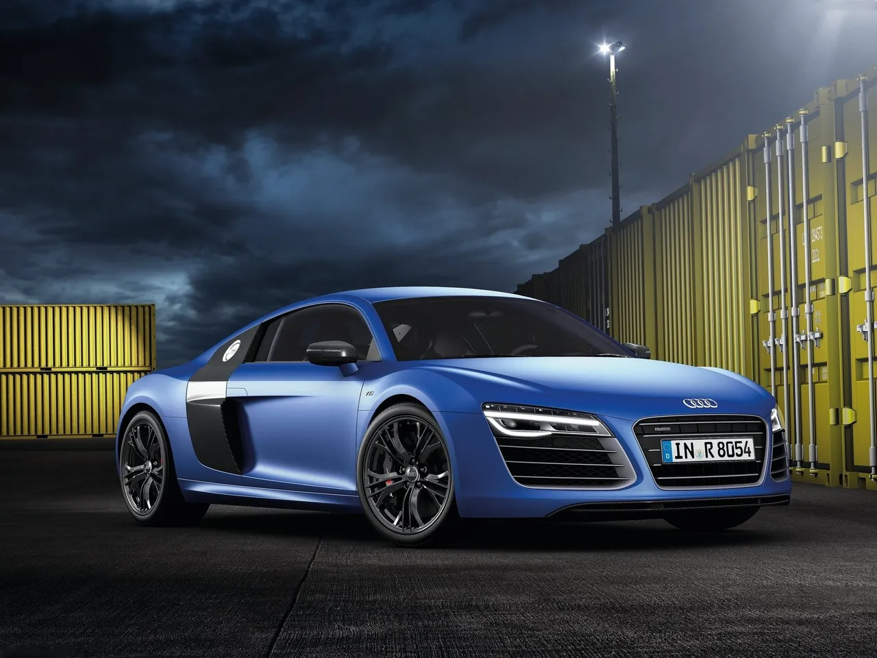 Audi R8 V10 plus (2013)