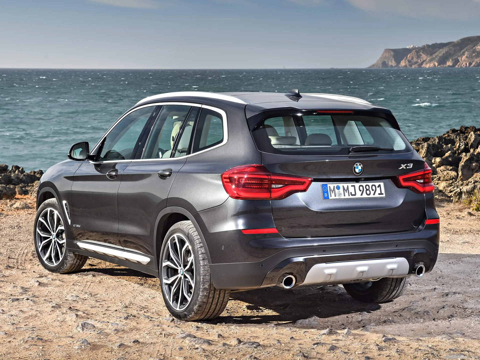 BMW X3 (2018) – zadní tříčtvrteční pohled