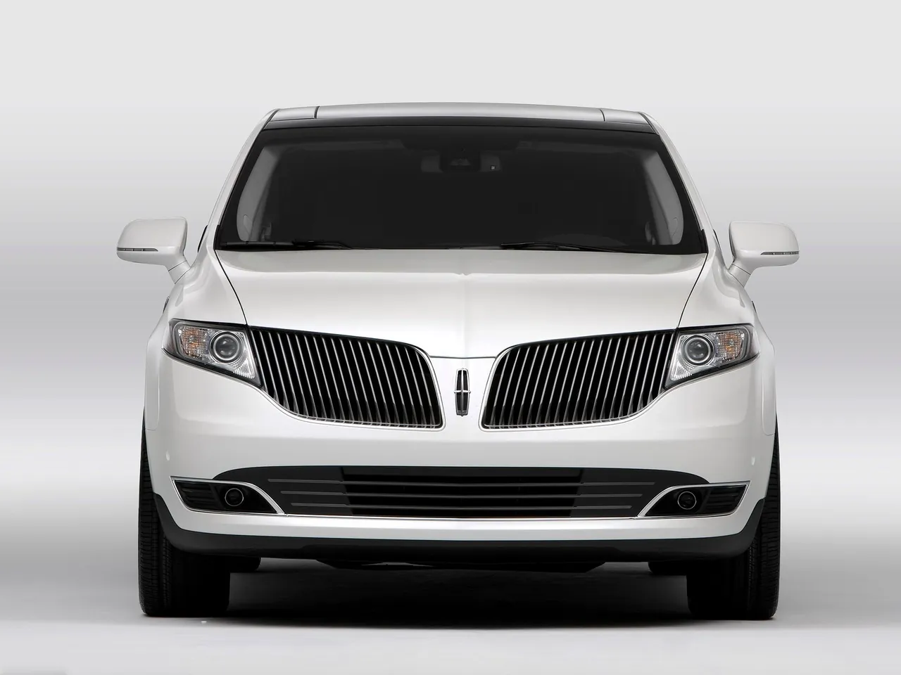 Lincoln MKT (2013) – zepředu