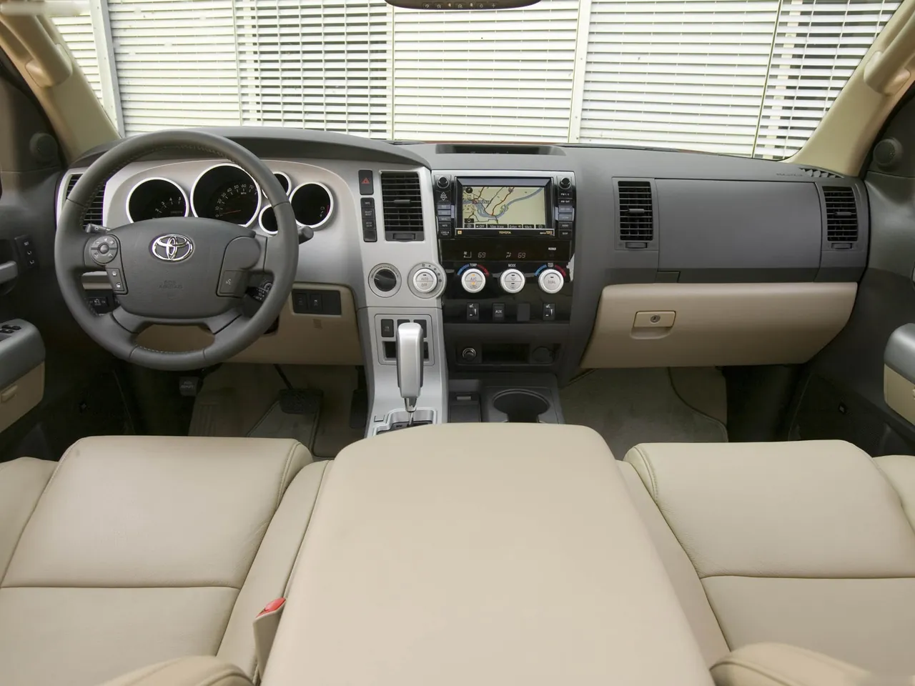 Toyota Tundra CrewMax (2007) – interiér