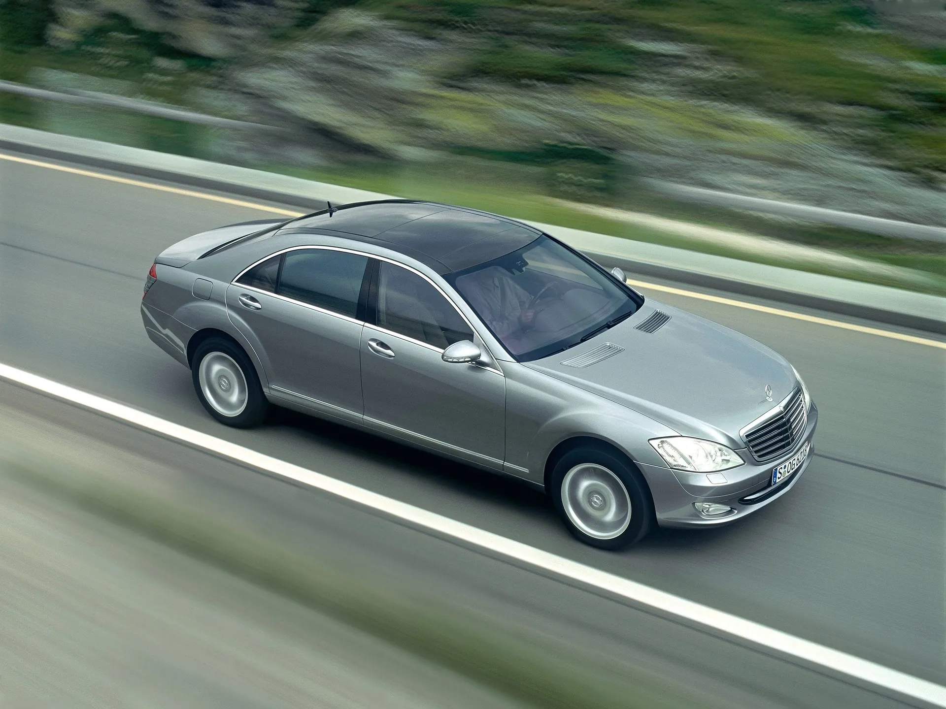 Mercedes-Benz S-Class (2006)