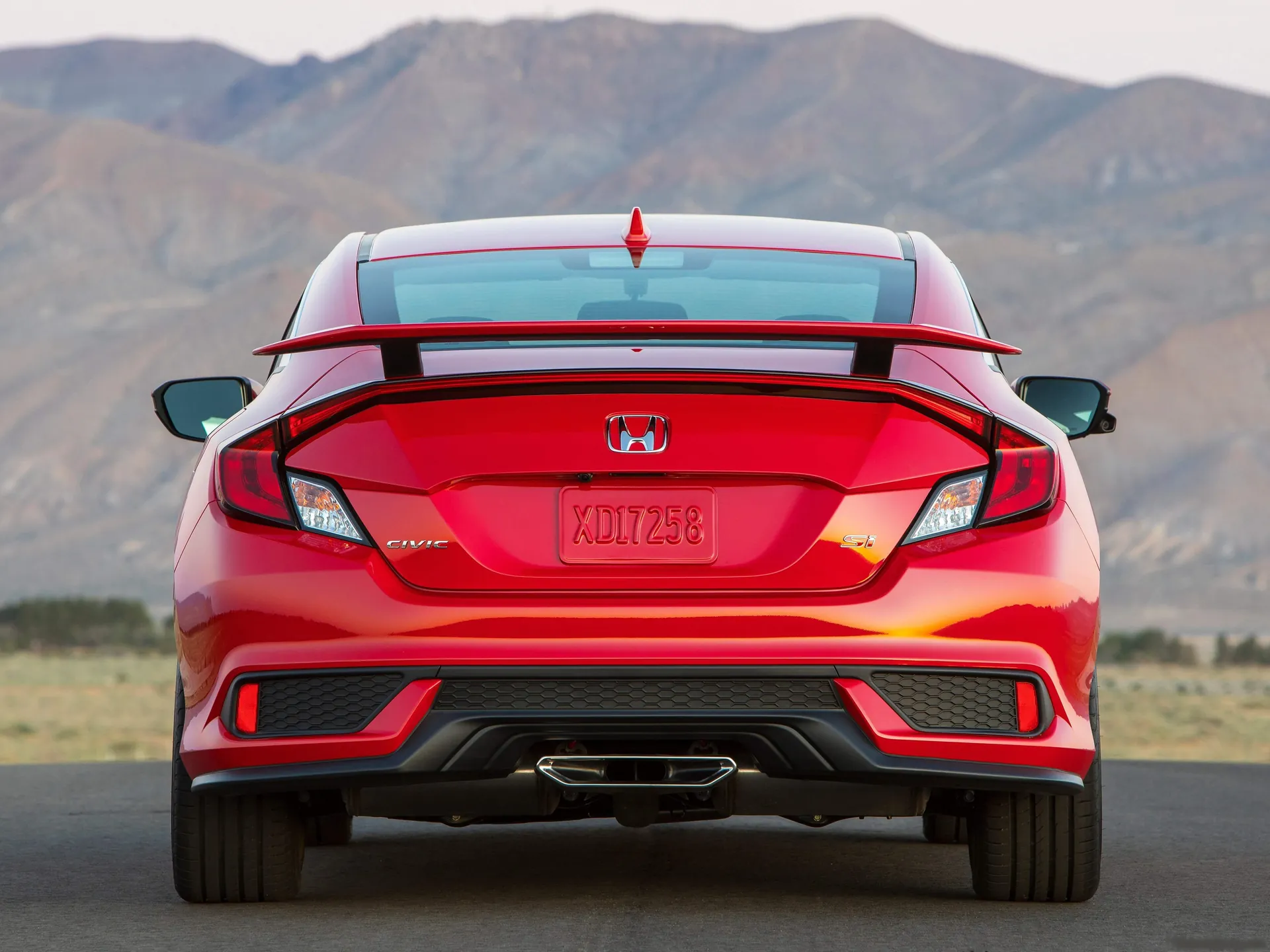 Honda Civic Si Coupe (2017) - Rear