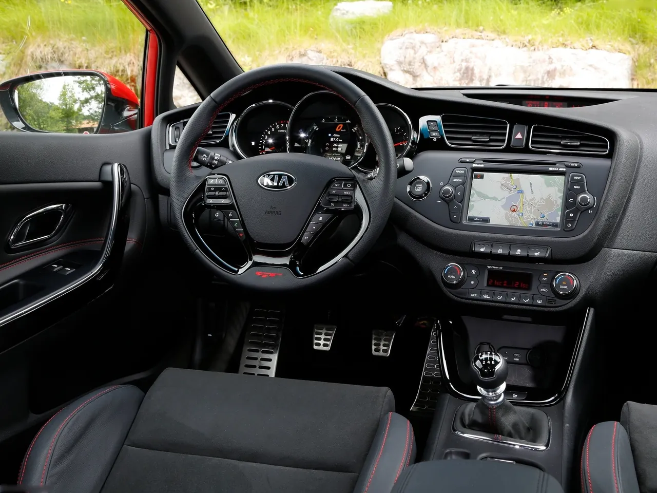 Kia Pro Ceed GT (2014) – interiér