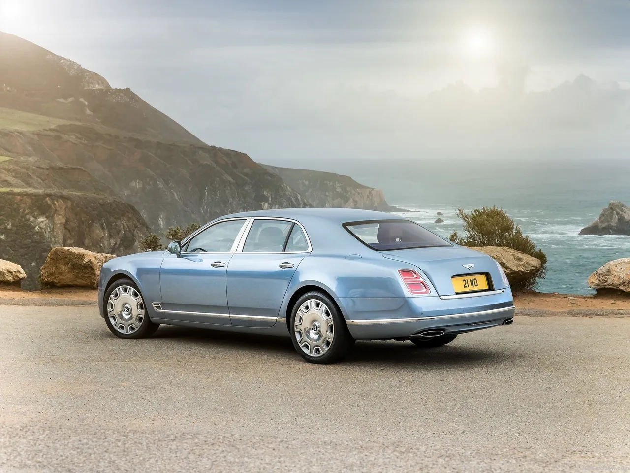 Bentley Mulsanne (2017) – zadní tříčtvrteční pohled