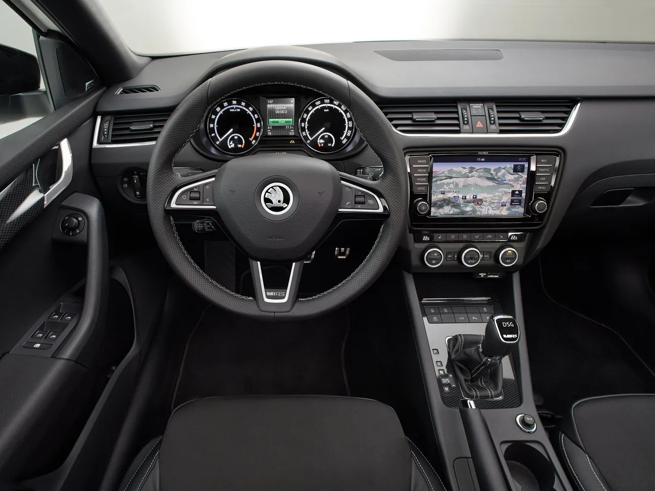 Skoda Octavia RS (2014) – interiér