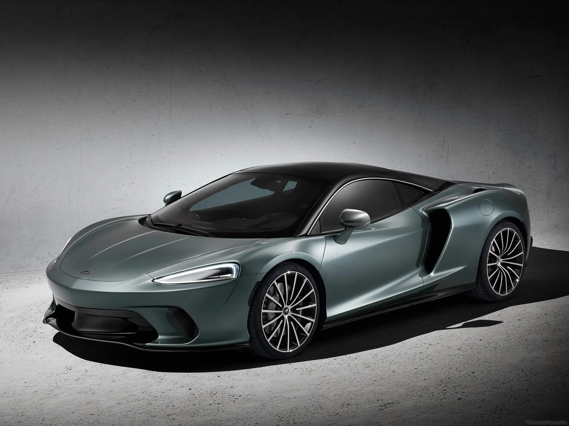 McLaren GT (2020)