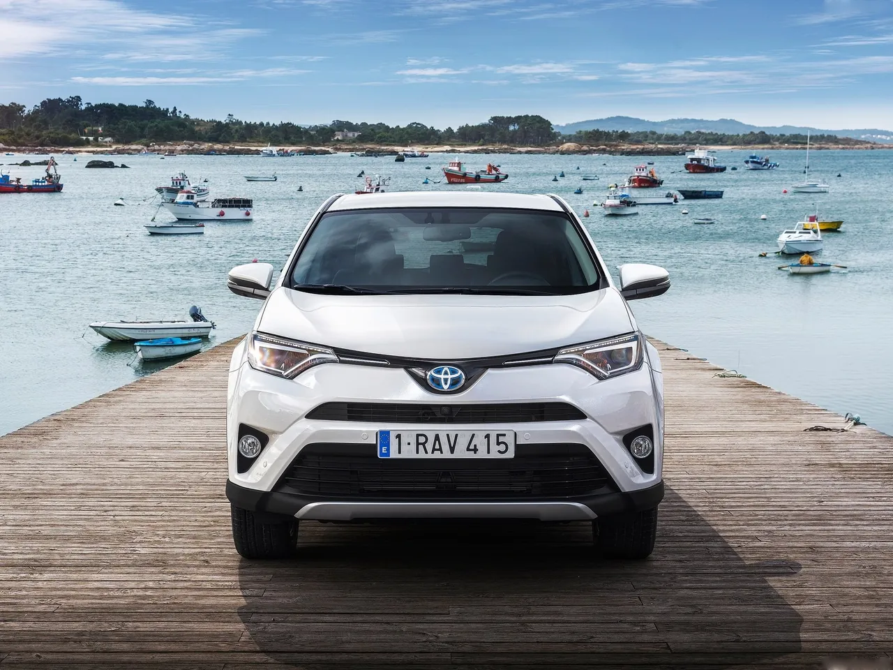 Toyota RAV4 Hybrid [EU] (2016) – zepředu