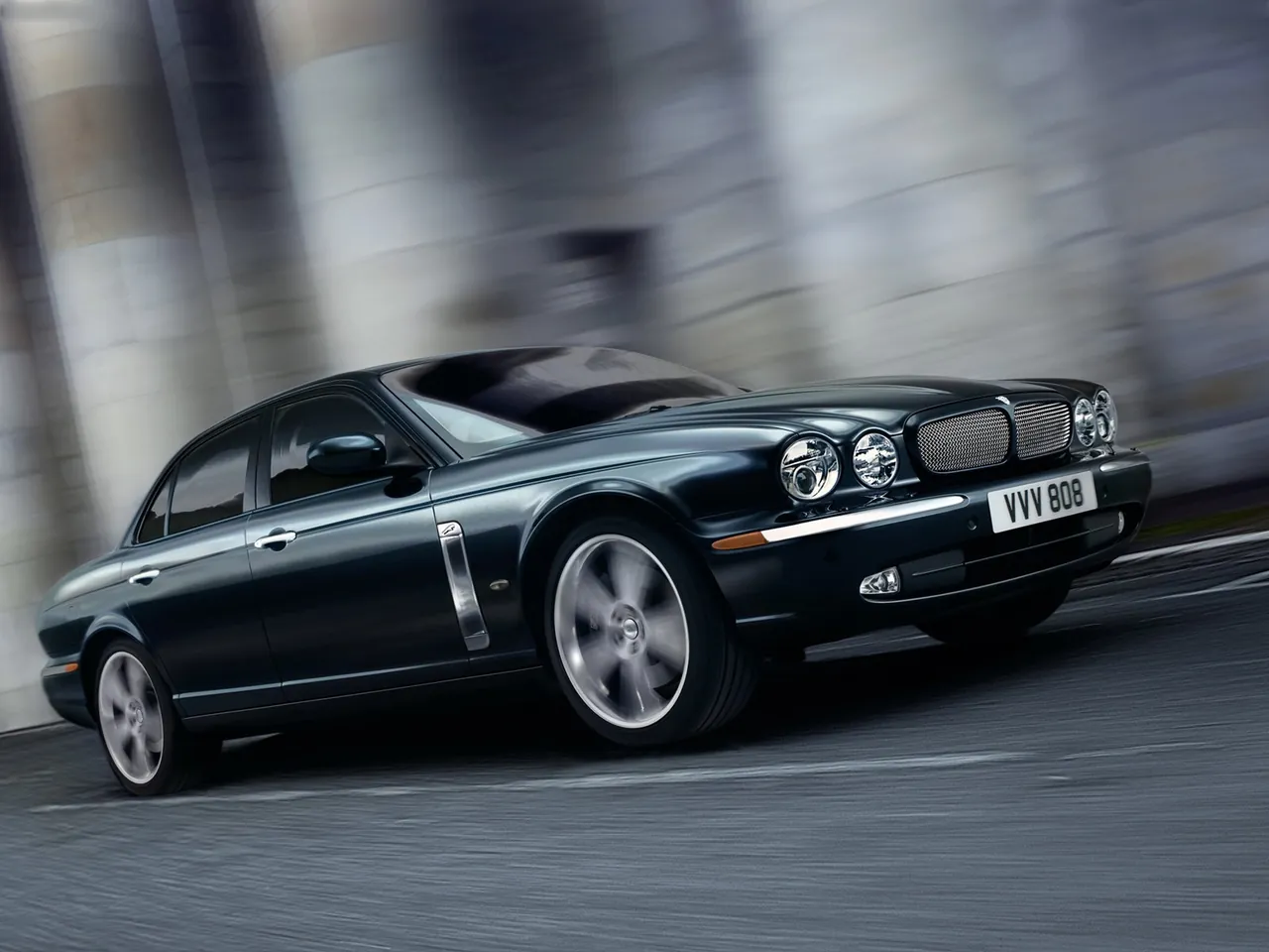 Jaguar XJR Portfolio (2007)