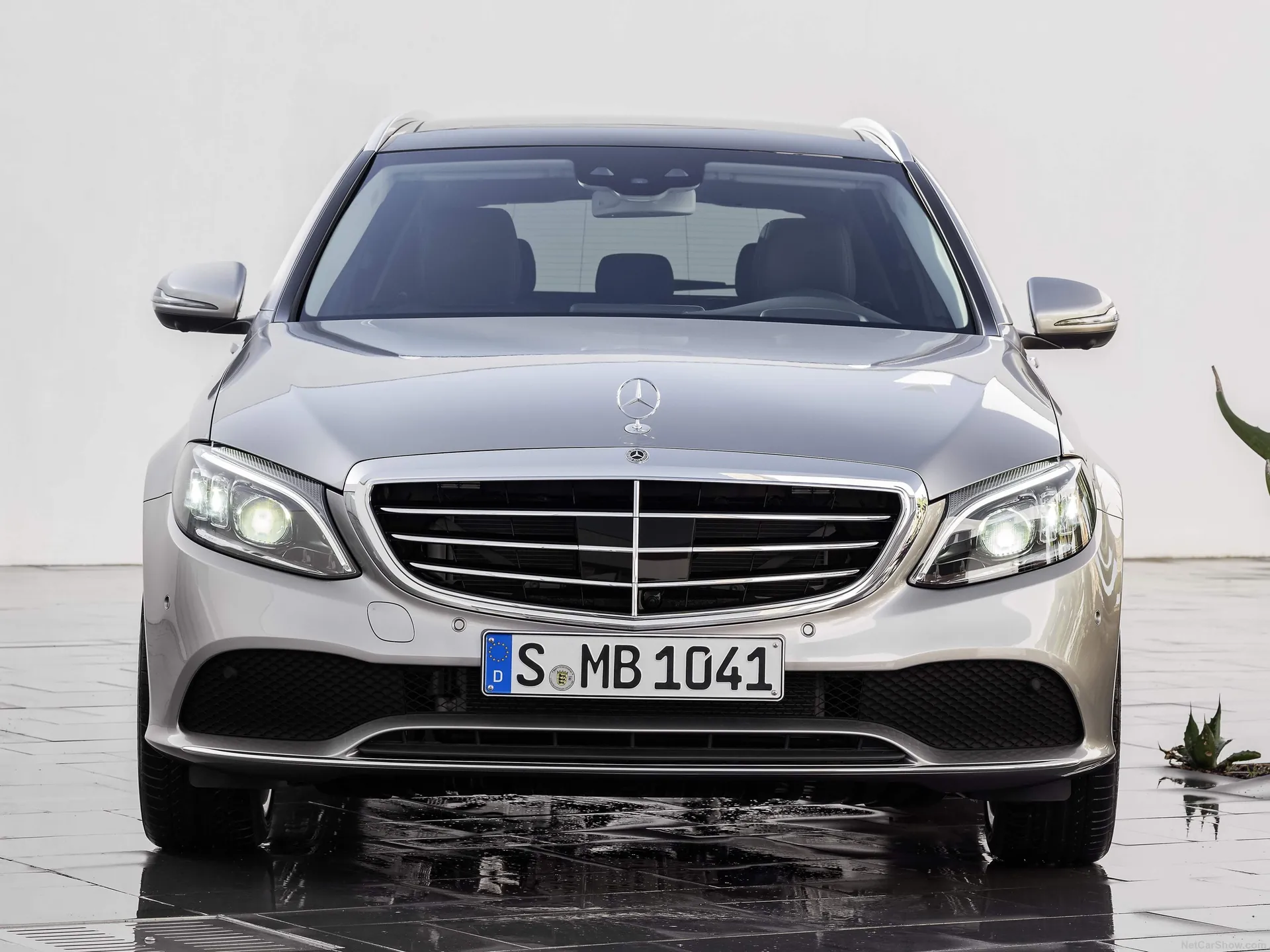 Mercedes-Benz C-Class Estate (2019) – zepředu