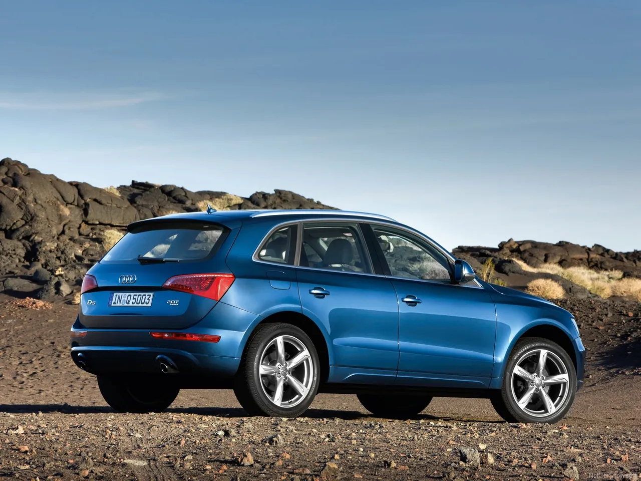 Audi Q5 (2009) – zadní tříčtvrteční pohled
