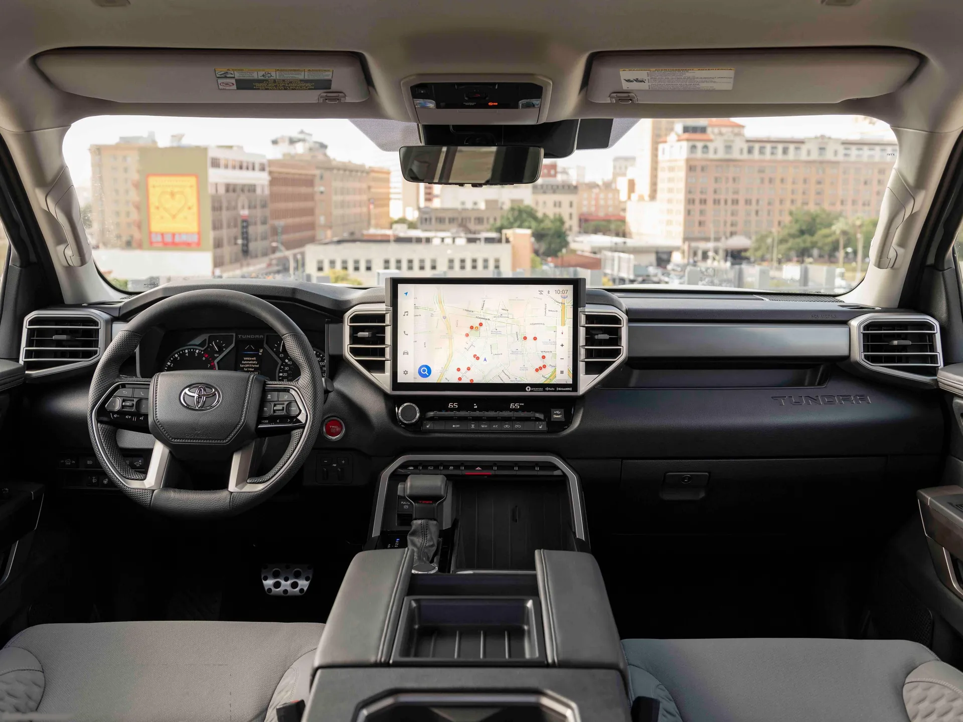 Toyota Tundra (2022) - Interior