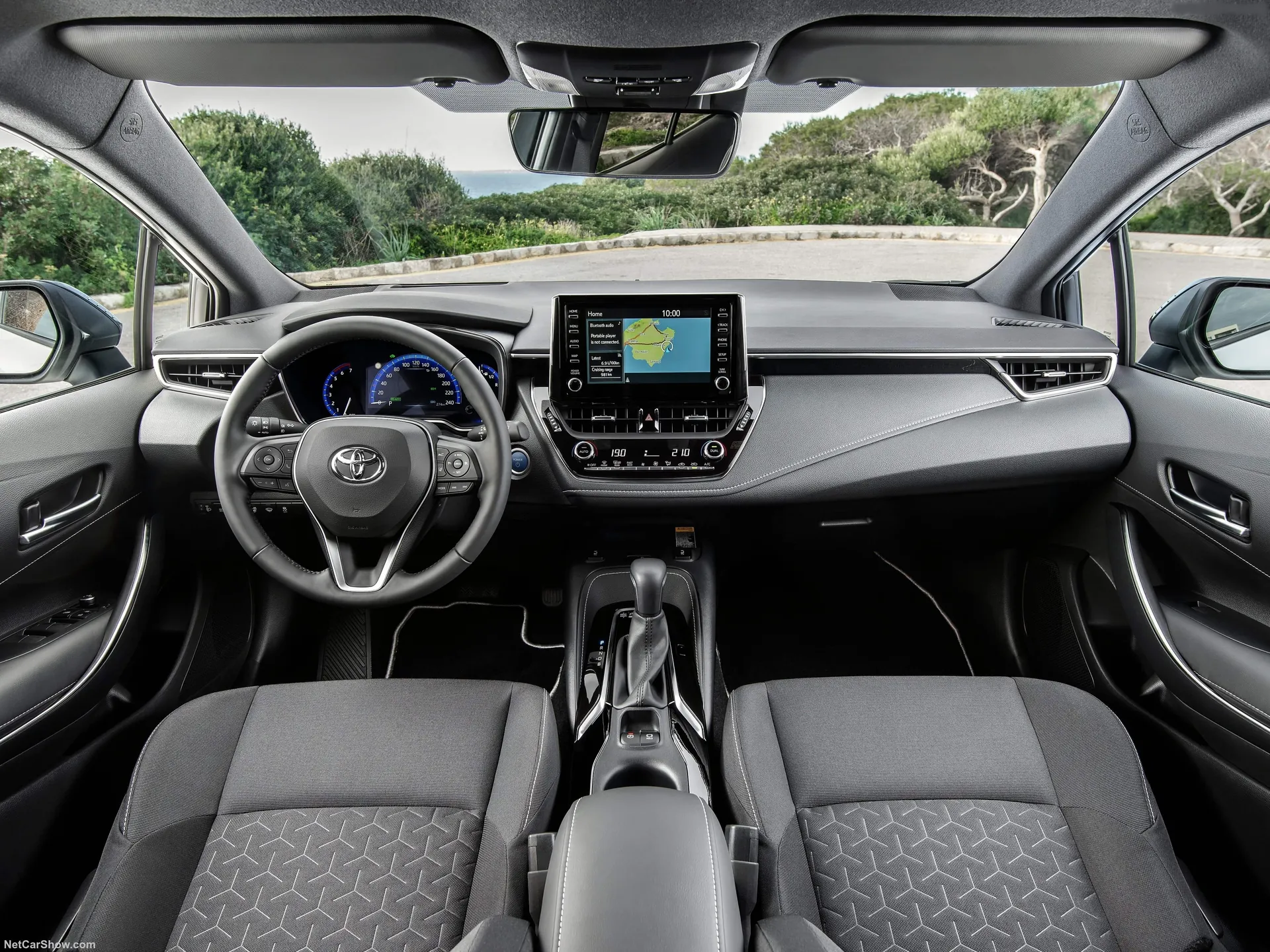 Toyota Corolla Hatchback [EU] (2019) - Interior