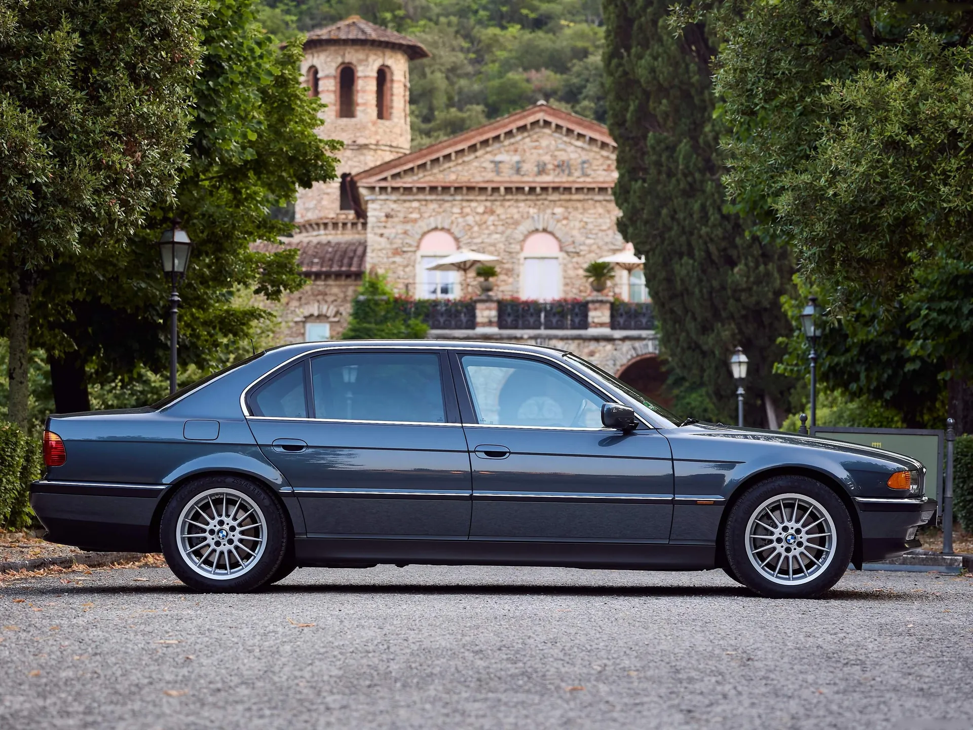BMW 750iL (1999) – boční profil