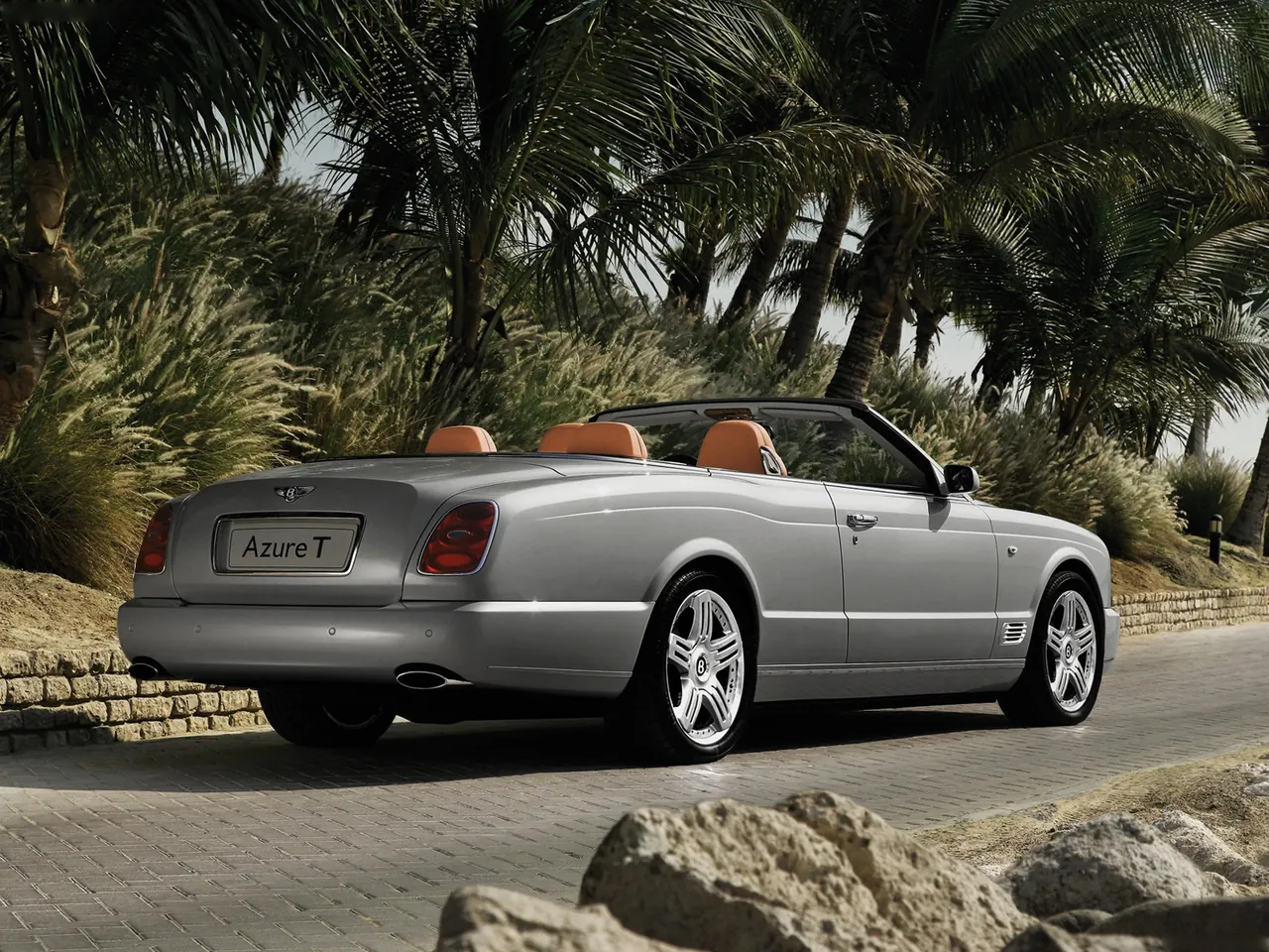 Bentley Azure T (2009) – zadní tříčtvrteční pohled