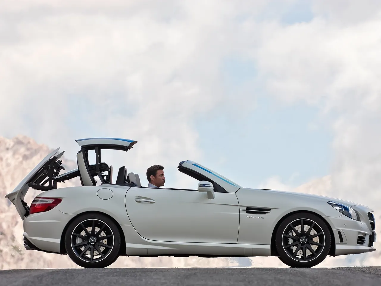 Mercedes-Benz SLK55 AMG (2012) – boční profil