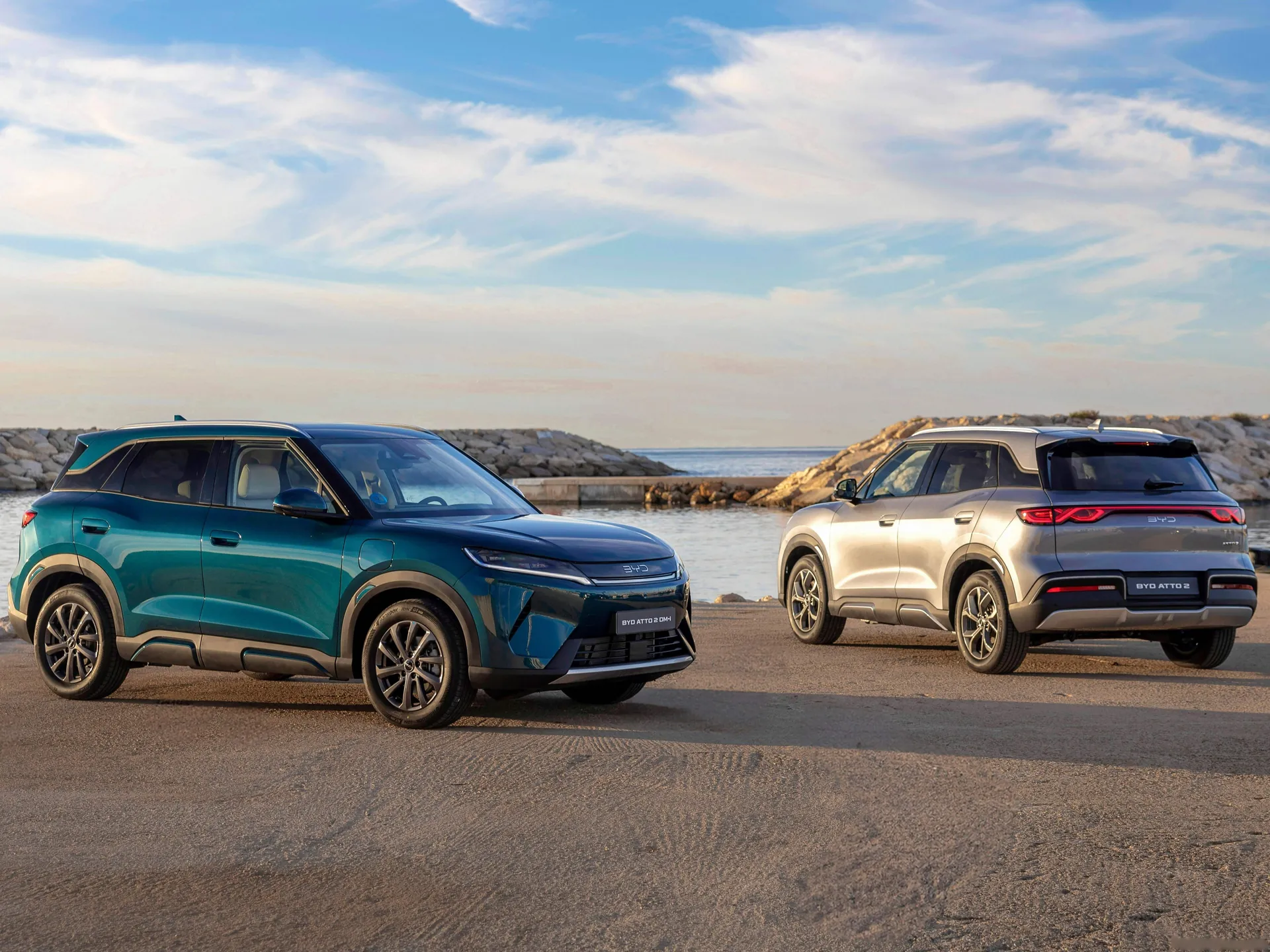 BYD Atto 2 DM-i (2026) – skupinový snímek