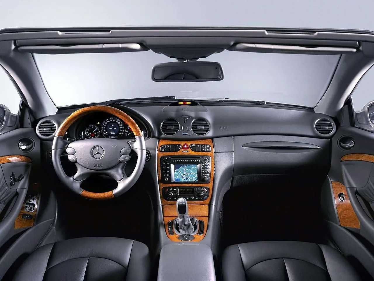Mercedes-Benz CLK Cabriolet (2004) - Interior