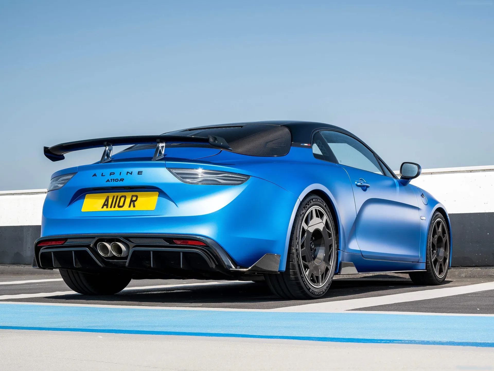 Alpine A110 R [UK] (2023) – zadní tříčtvrteční pohled