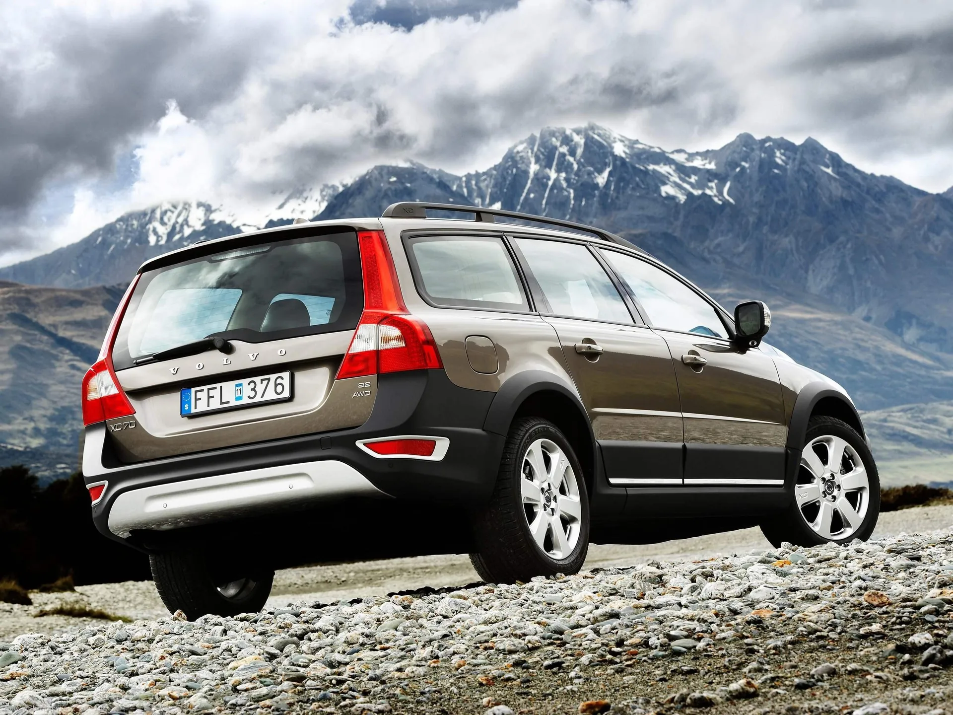 Volvo XC70 (2008) – zadní tříčtvrteční pohled