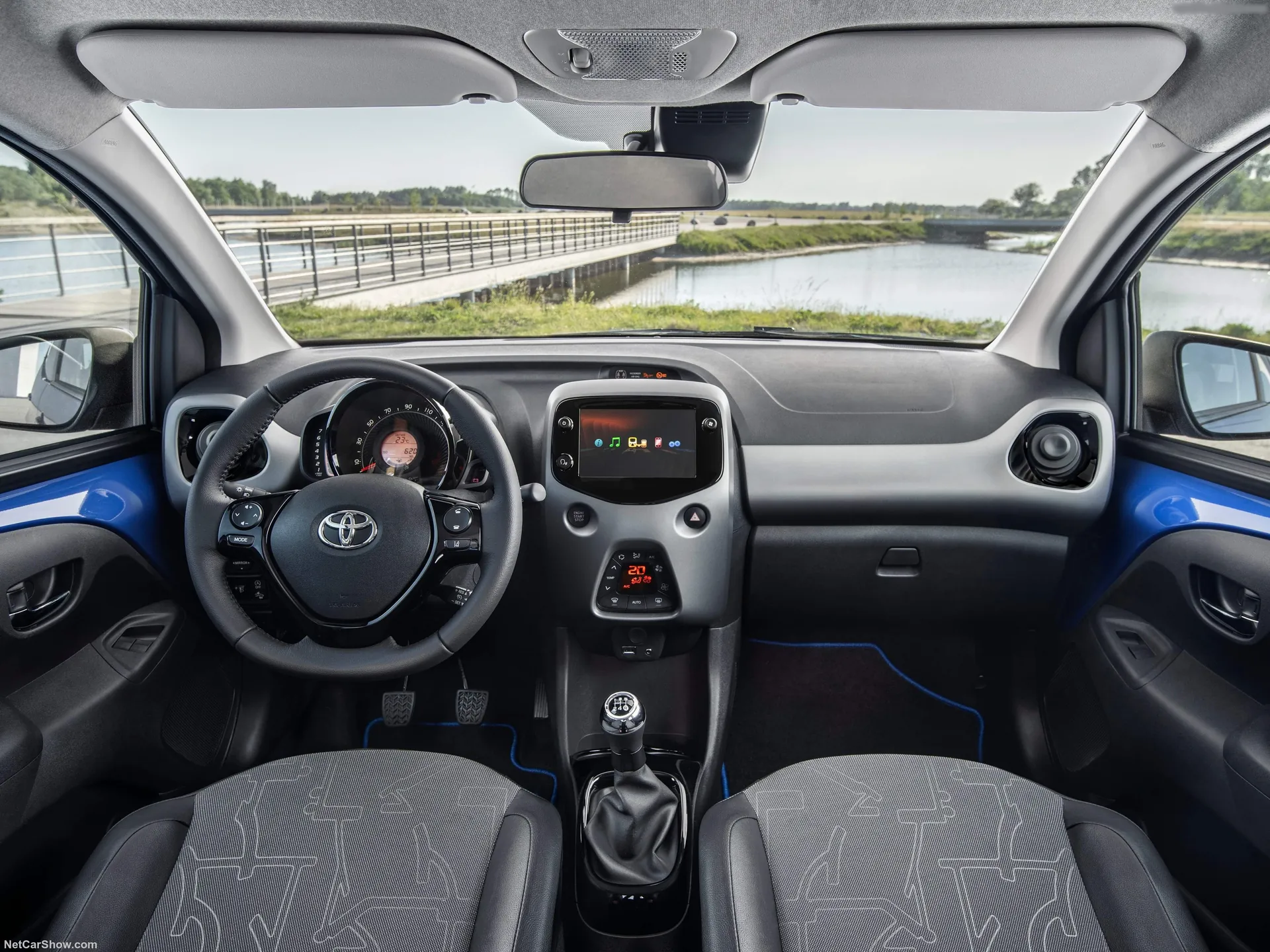Toyota Aygo (2019) - Interior
