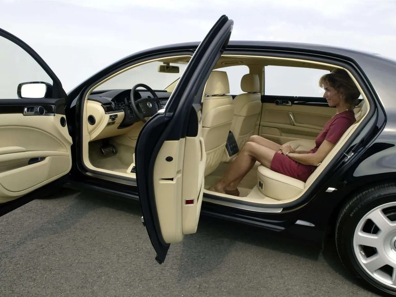 Volkswagen Phaeton with Long Wheelbase (2004) - Interior