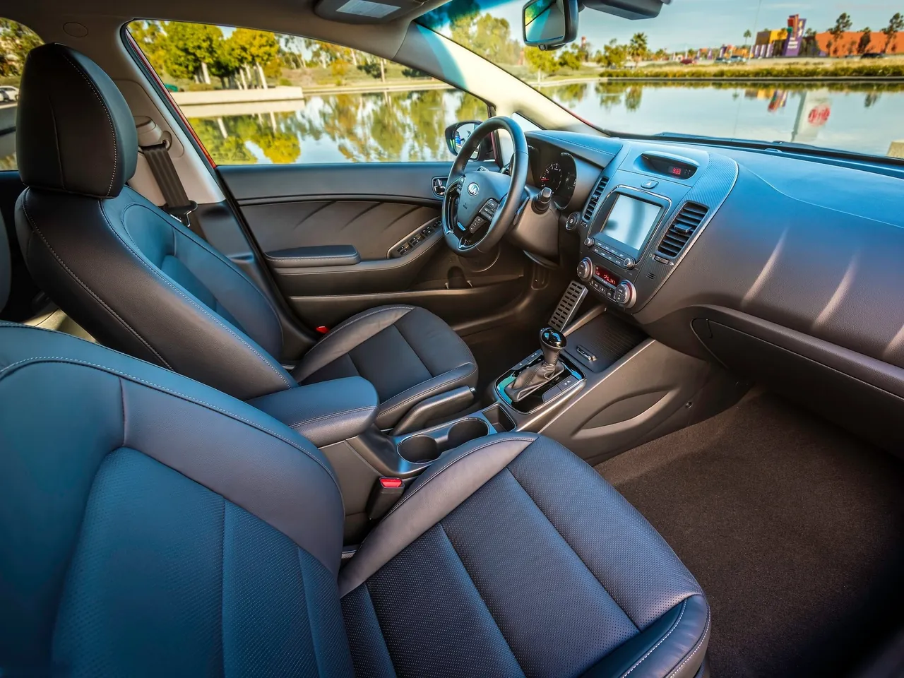 Kia Forte (2017) – interiér